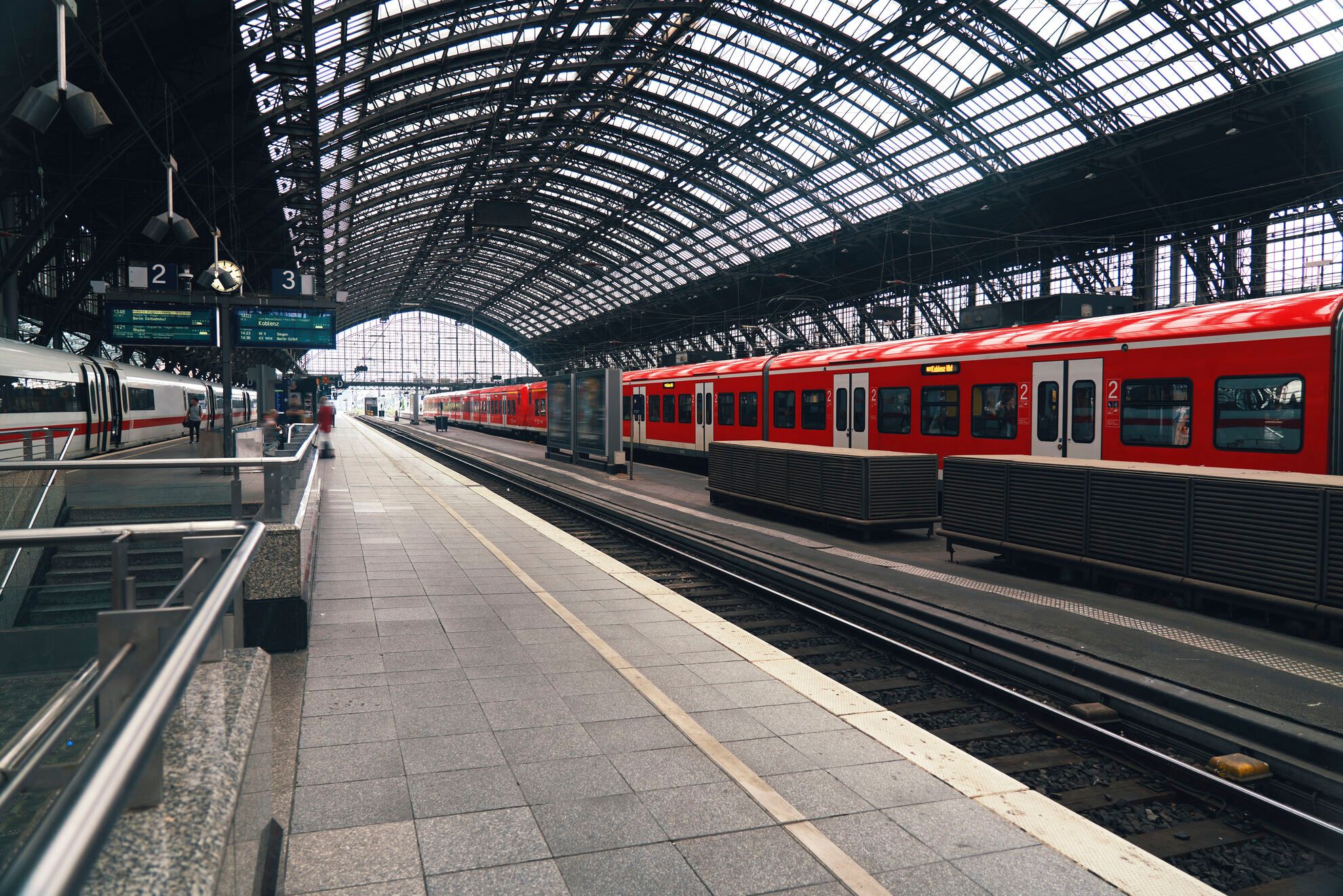 Zug am Bahnhof