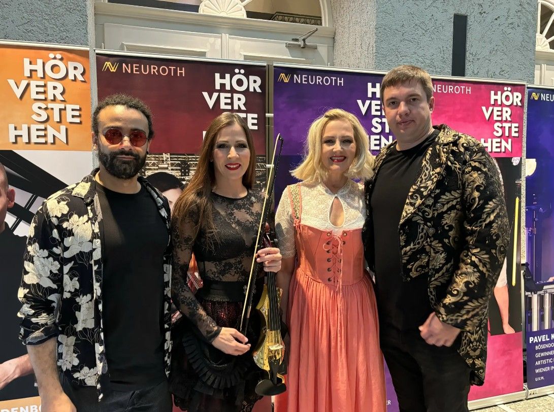 Musiker mit Instrumenten 