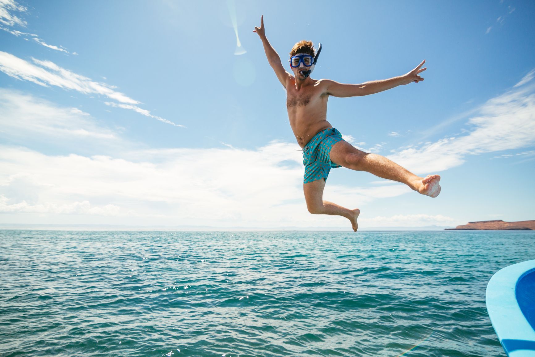 Homme se jette a l'eau