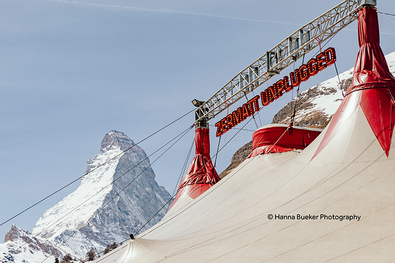 Copyright Hanna Bueker Atance Zermatt Unplugged Scene tente Placebo