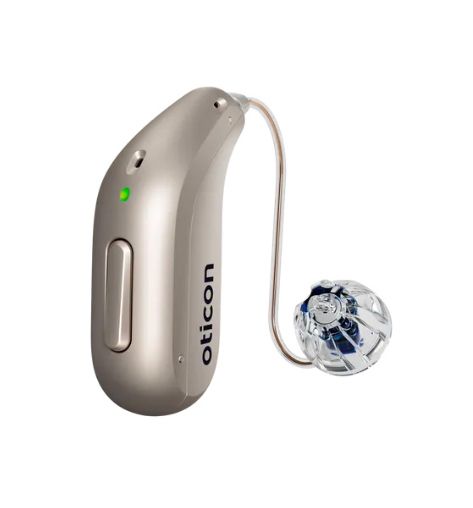 Oticon Intent slusni aparat na bijeloj pozadini