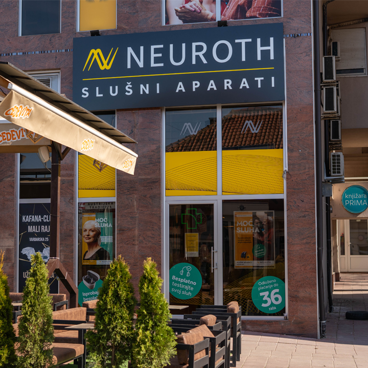 Slušni centar u Mladenovcu sa ulice